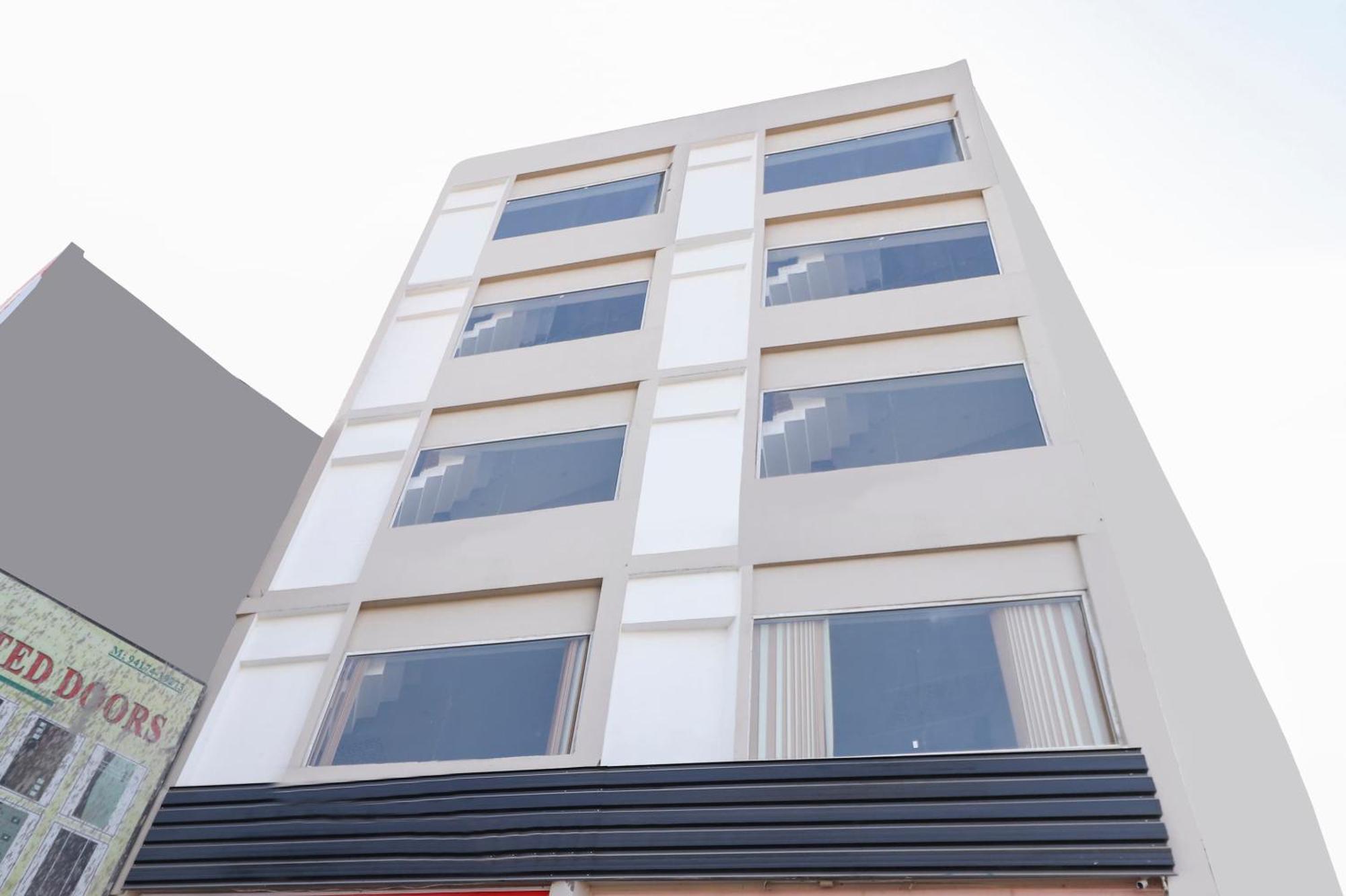 Hotel O Red Ark Landran Exterior photo